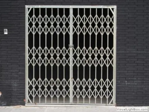 Instal·lació de reixes extensibles