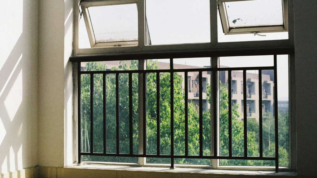 Com Prevenir Robatoris Amb Reixes De Seguretat A Casa