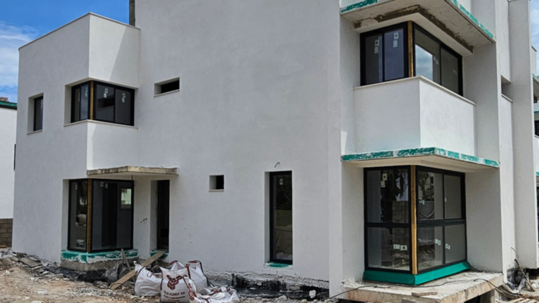 ventanas para una vivienda cerca de la costa